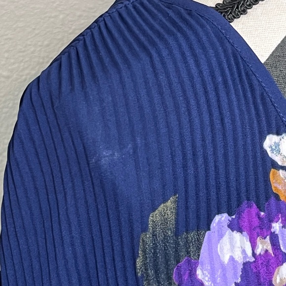 Catherines Floral Sz 2X Bloomcore Pleated Organza Navy Blue Blouse - Picture 6 of 10